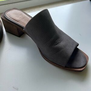 Frye sandal size 8.5